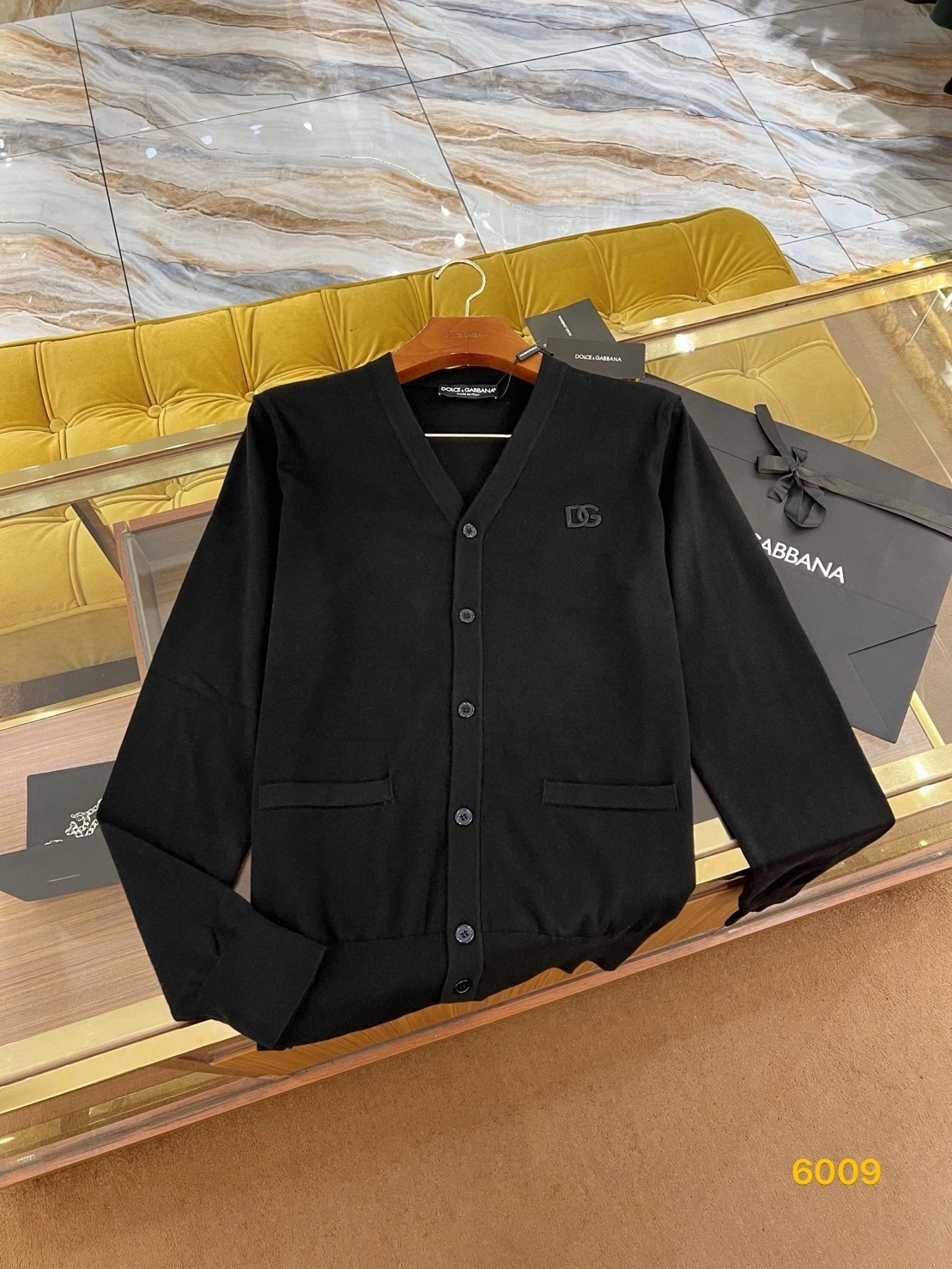 wg.luxury- 4o835& DG embroidery logo 2colour item:D-F409J1509-2